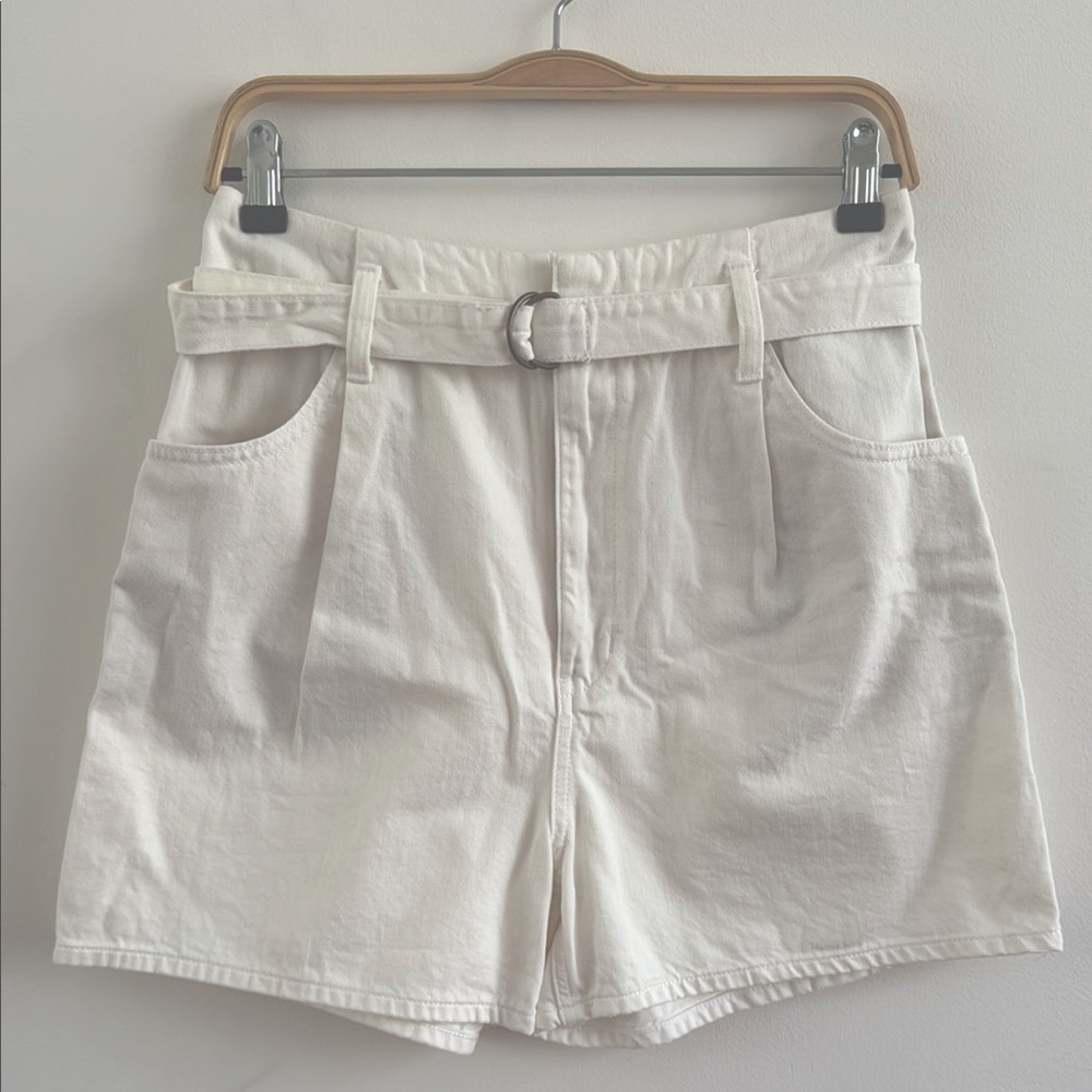 Uniqlo High Waist White Jean Shorts with Belt size:25